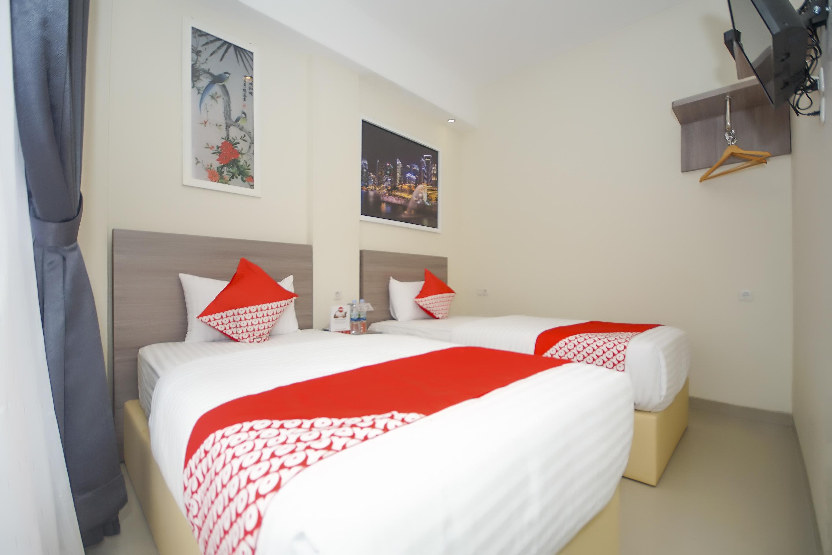 Oyo 251 The Maximus Inn Hotel Palembang Exterior foto