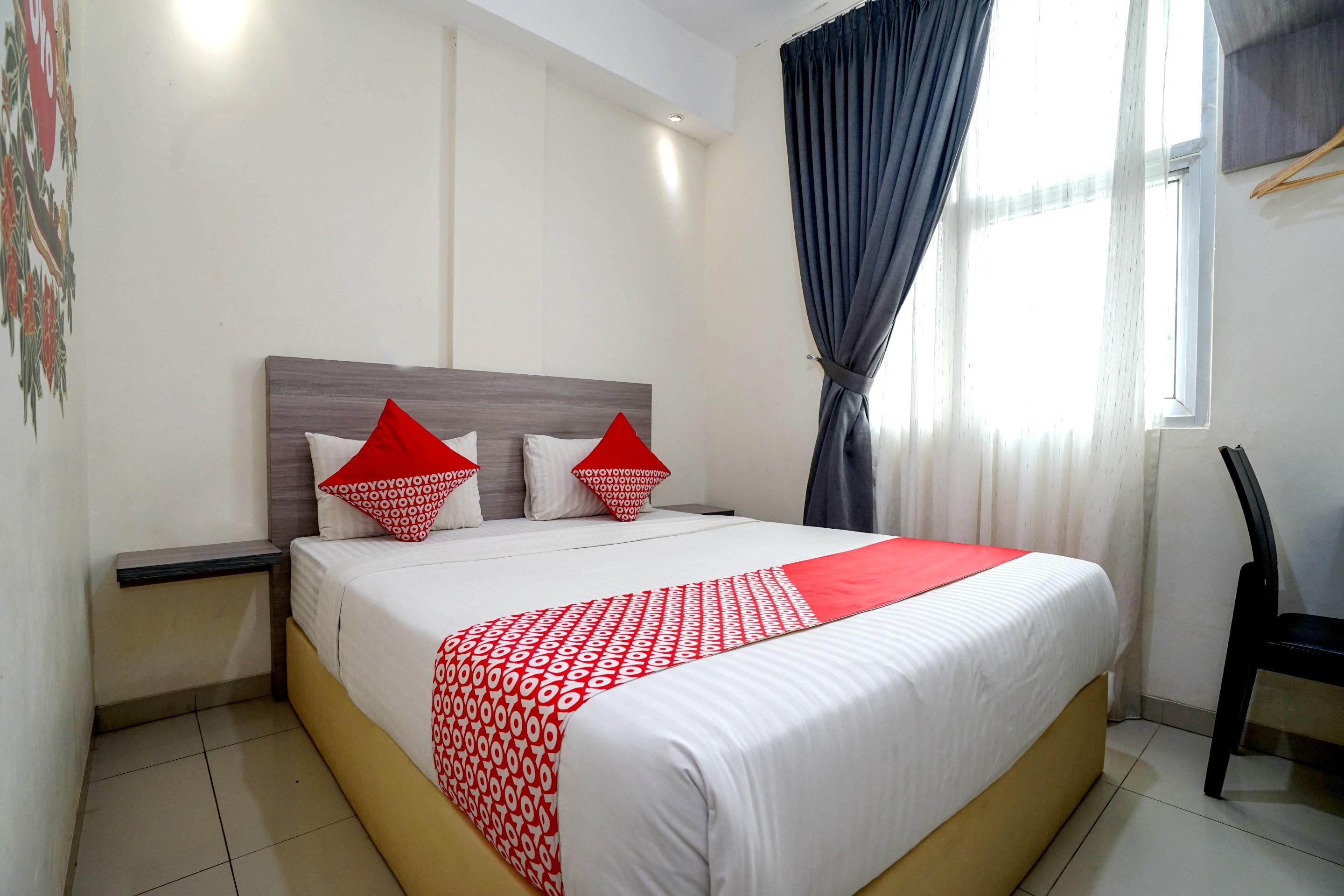 Oyo 251 The Maximus Inn Hotel Palembang Exterior foto