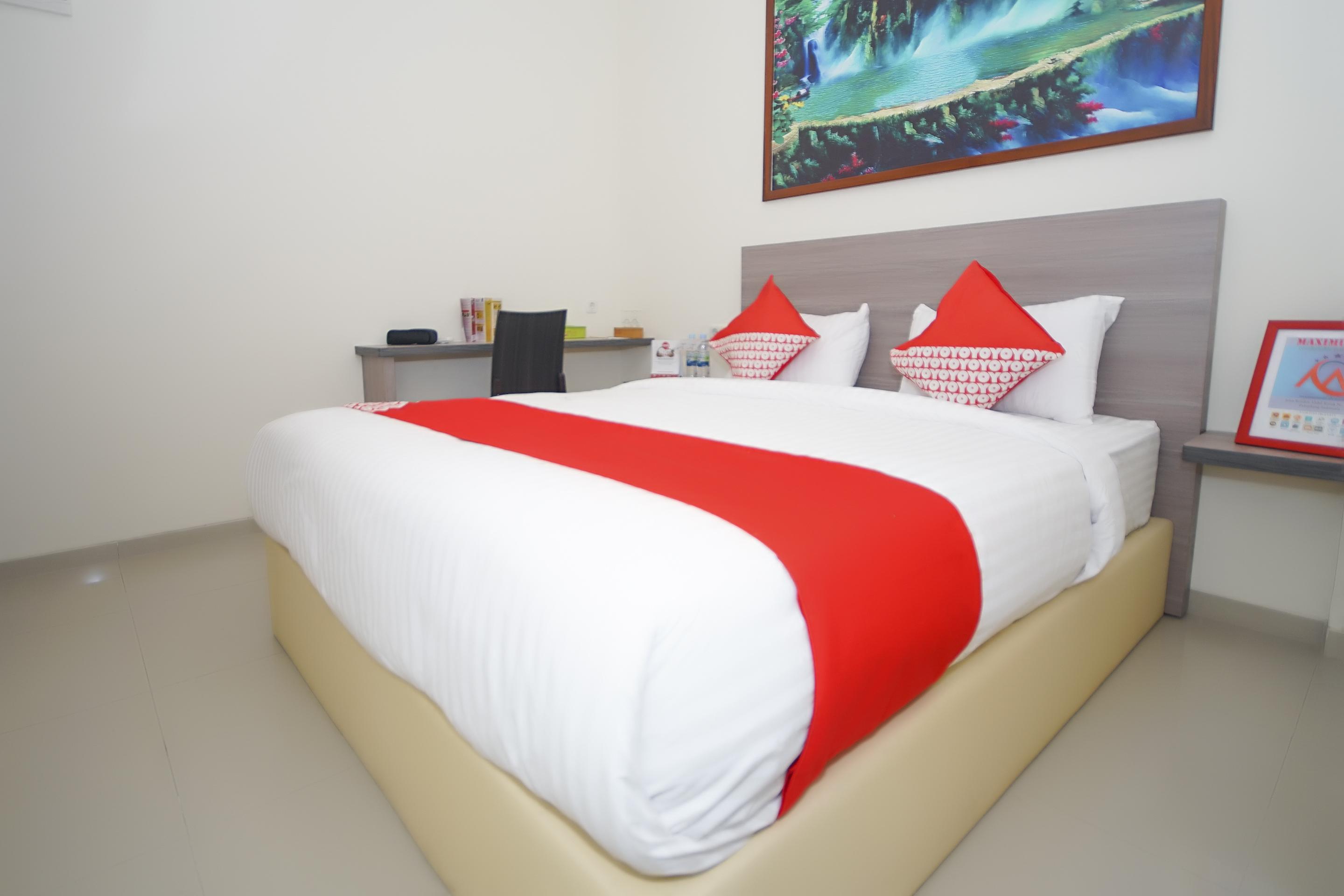 Oyo 251 The Maximus Inn Hotel Palembang Exterior foto